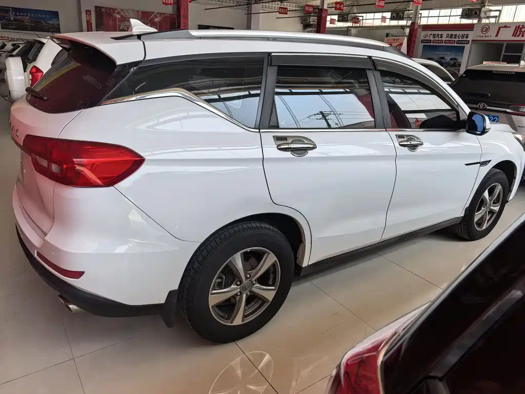 Haval M6 2017 1.5T manual two-wheel drive urban model купить на сайте DeffCars