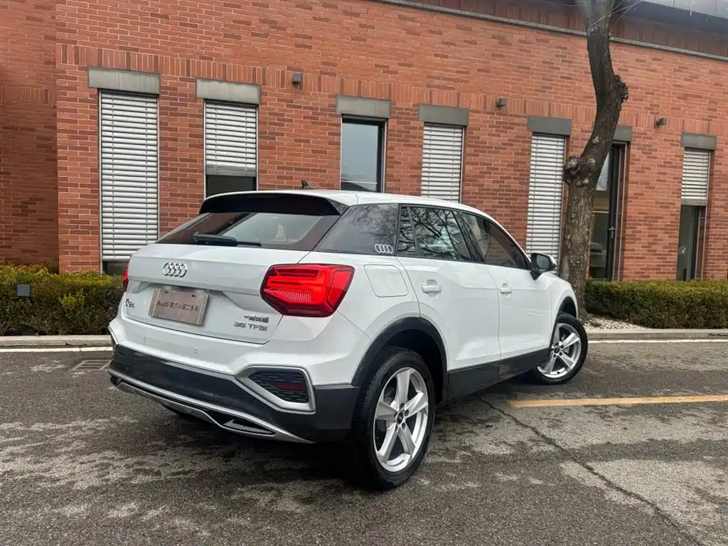 Audi Q2L 2024 35TFSI aggressive and elegant model купить на сайте DeffCars