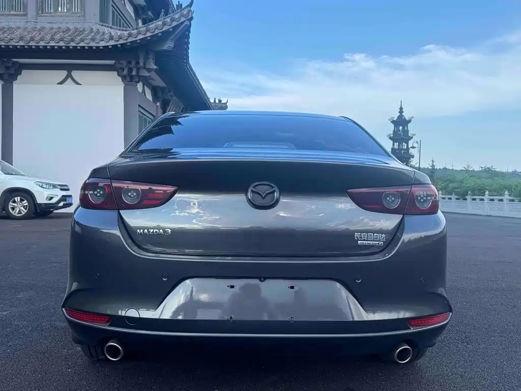 Mazda Axela 2021 2.0L Automatic Dazzling Edition купить на сайте DeffCars