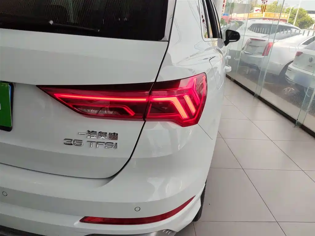 Audi Q3 2019 35 TFSI aggressive and dynamic купить на сайте DeffCars
