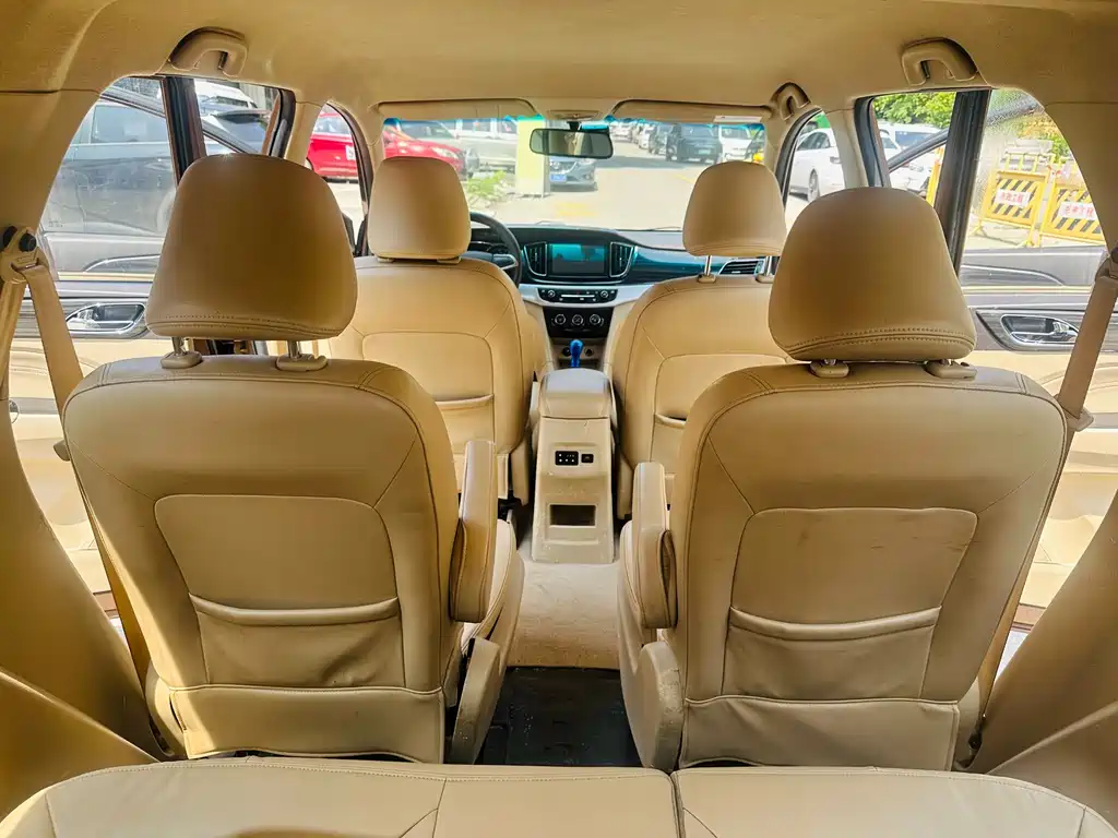 Baojun 730 2016 1.5L manual comfort type 7 seats National V купить на сайте DeffCars