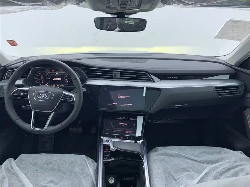 Audi e-tron 2021 50 quattro luxury model купить на сайте DeffCars