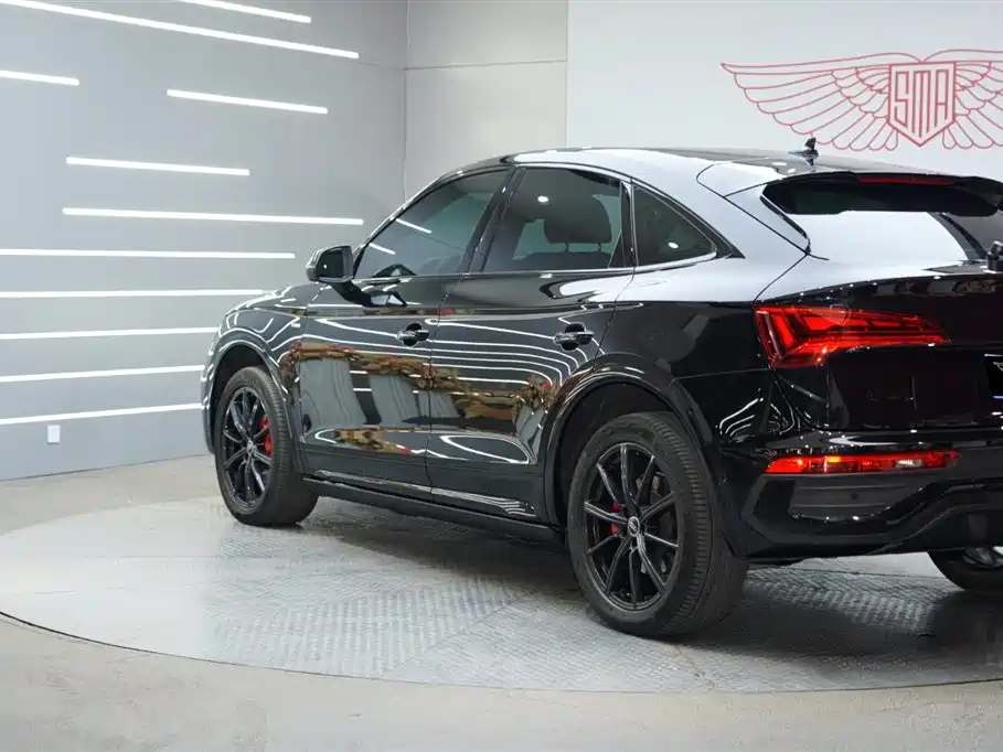 Audi Q5L Sportback 2024 40 TFSI luxury model купить на сайте DeffCars