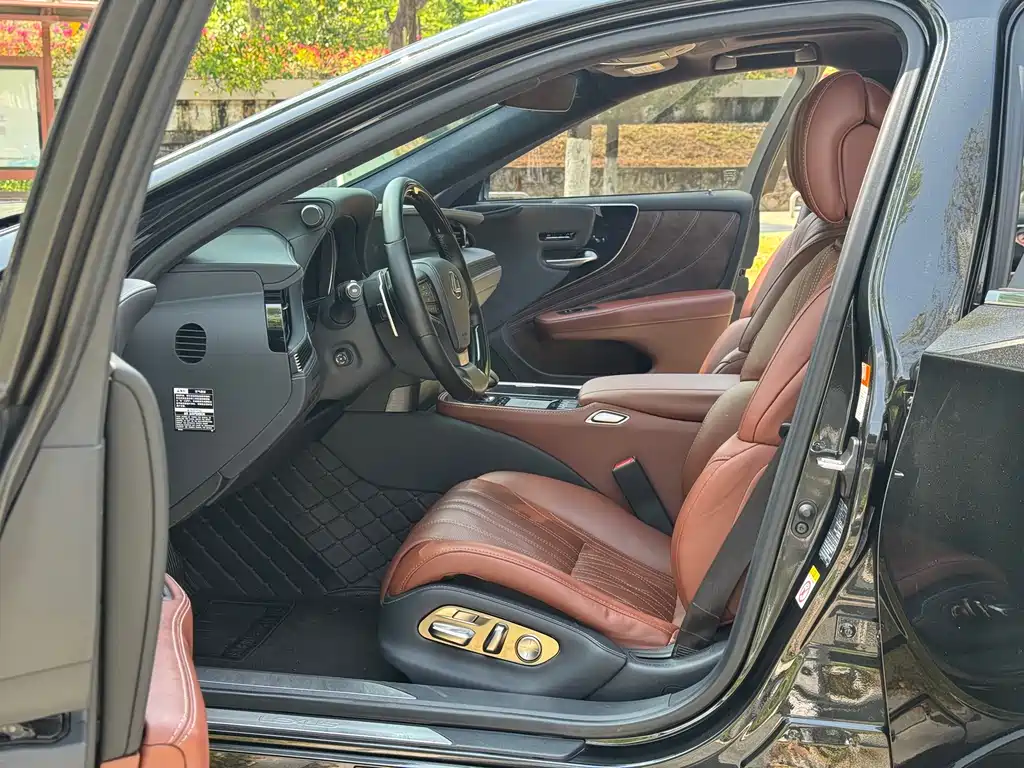 Lexus LS 2018 500h Executive Edition National V купить на сайте DeffCars
