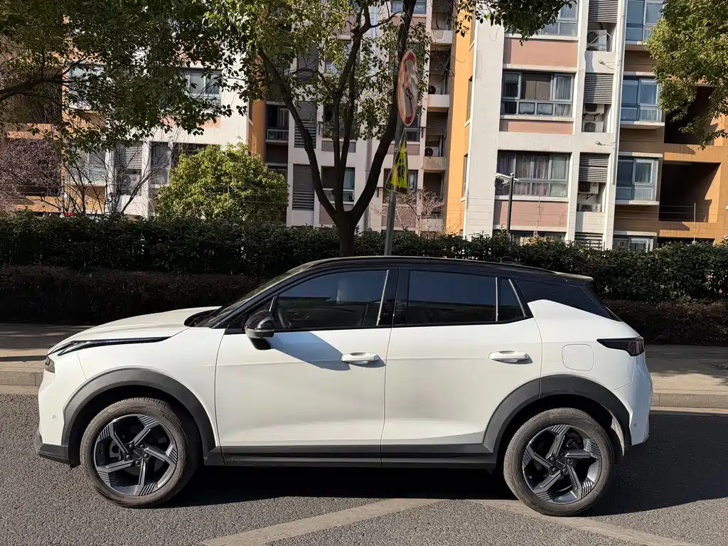 Lynk & Co 06 2025 Renew 1.5T Halo купить на сайте DeffCars