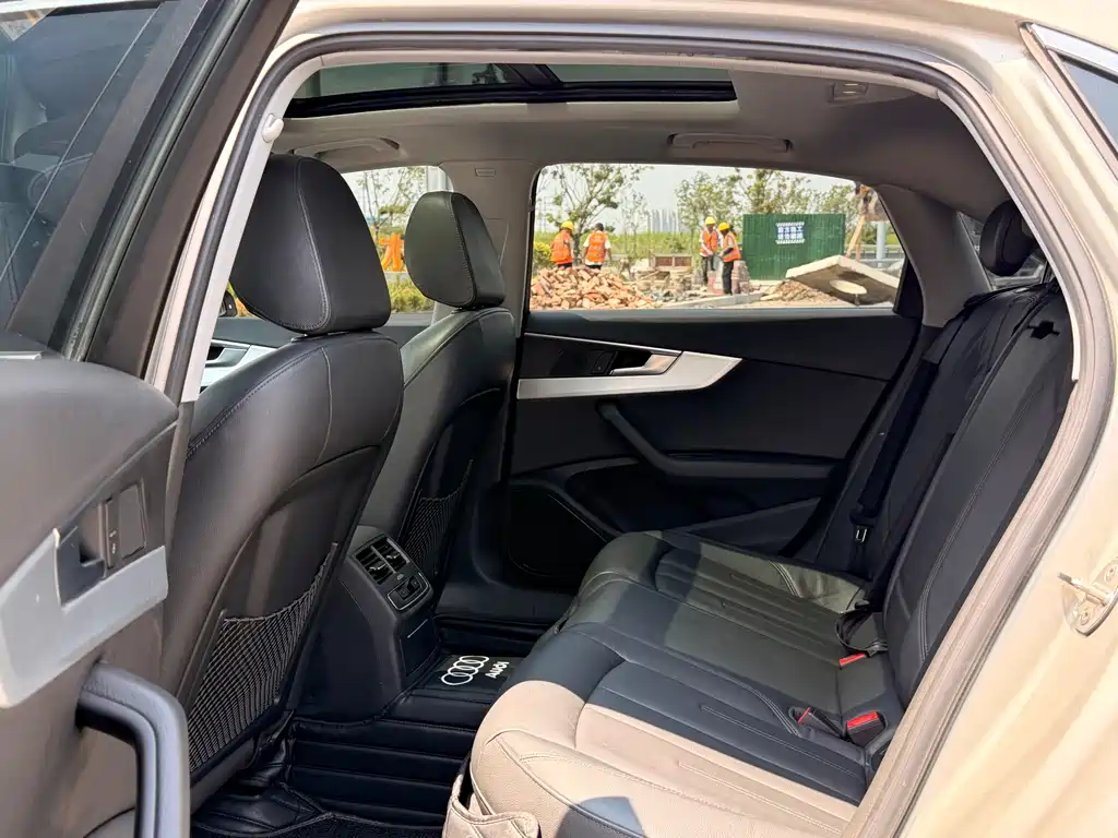Audi A4L 2019 45 TFSI quattro personalized sports version National VI купить на сайте DeffCars
