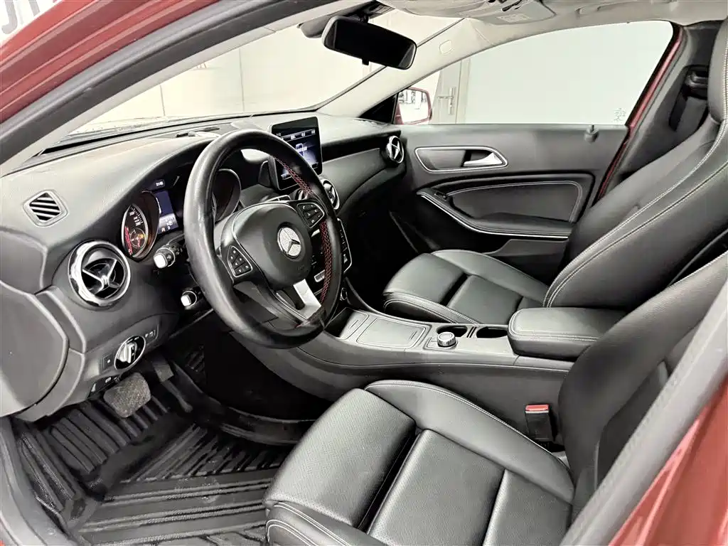 Mercedes-Benz GLA 2018 GLA 200 Dynamic купить на сайте DeffCars