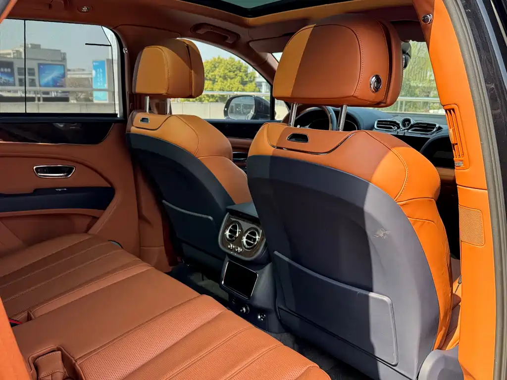 Bentayga 2022 4.0T V8 купить на сайте DeffCars
