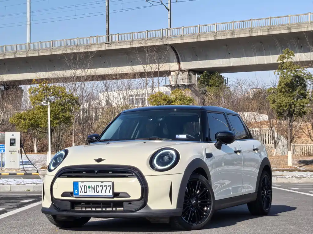 MINI 2022 1.5T COOPER Artist Five-Door Edition купить на сайте DeffCars