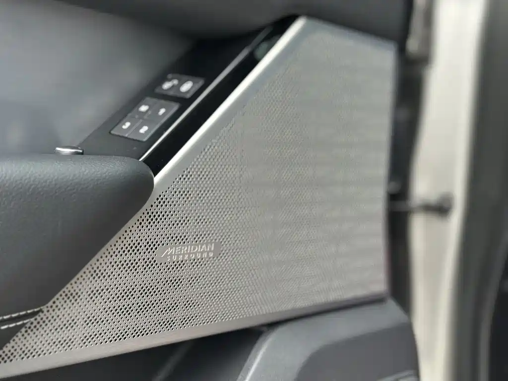 Range Rover Velar 2018 P380 R-DYNAMIC SE купить на сайте DeffCars