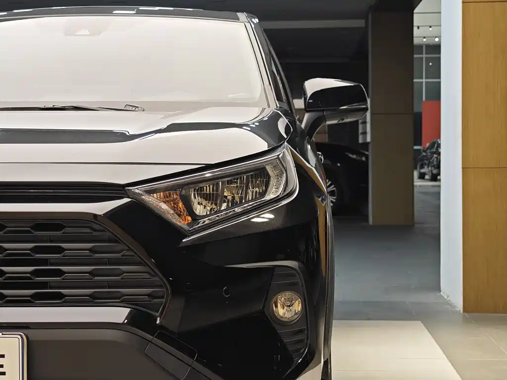 RAV4 Rongfang 2020 2.0L CVT two-wheel drive fashion version купить на сайте DeffCars