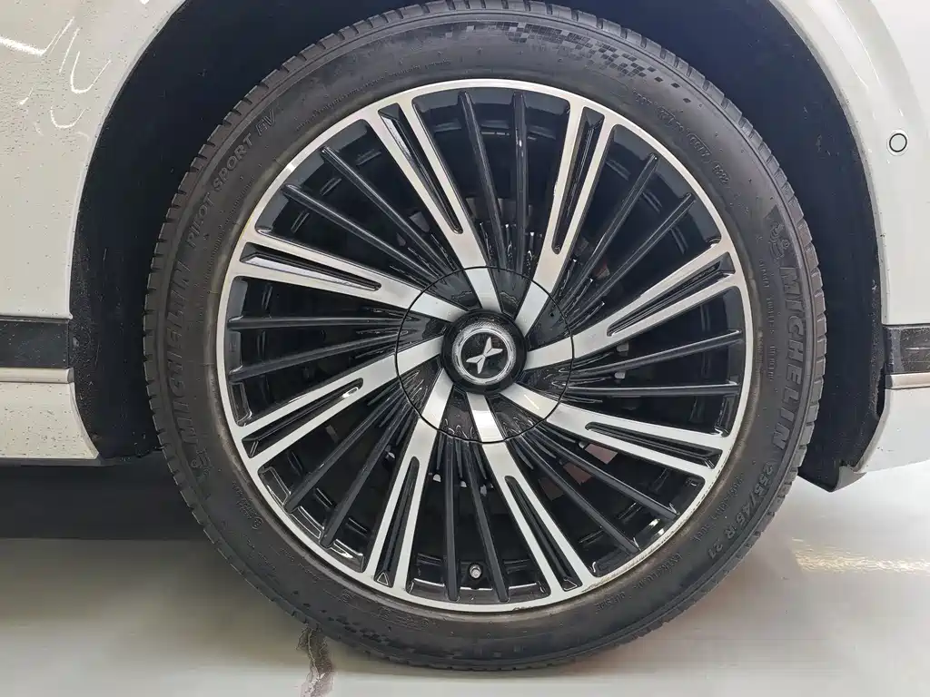 Xpeng G9 2022 model 702 Max купить на сайте DeffCars
