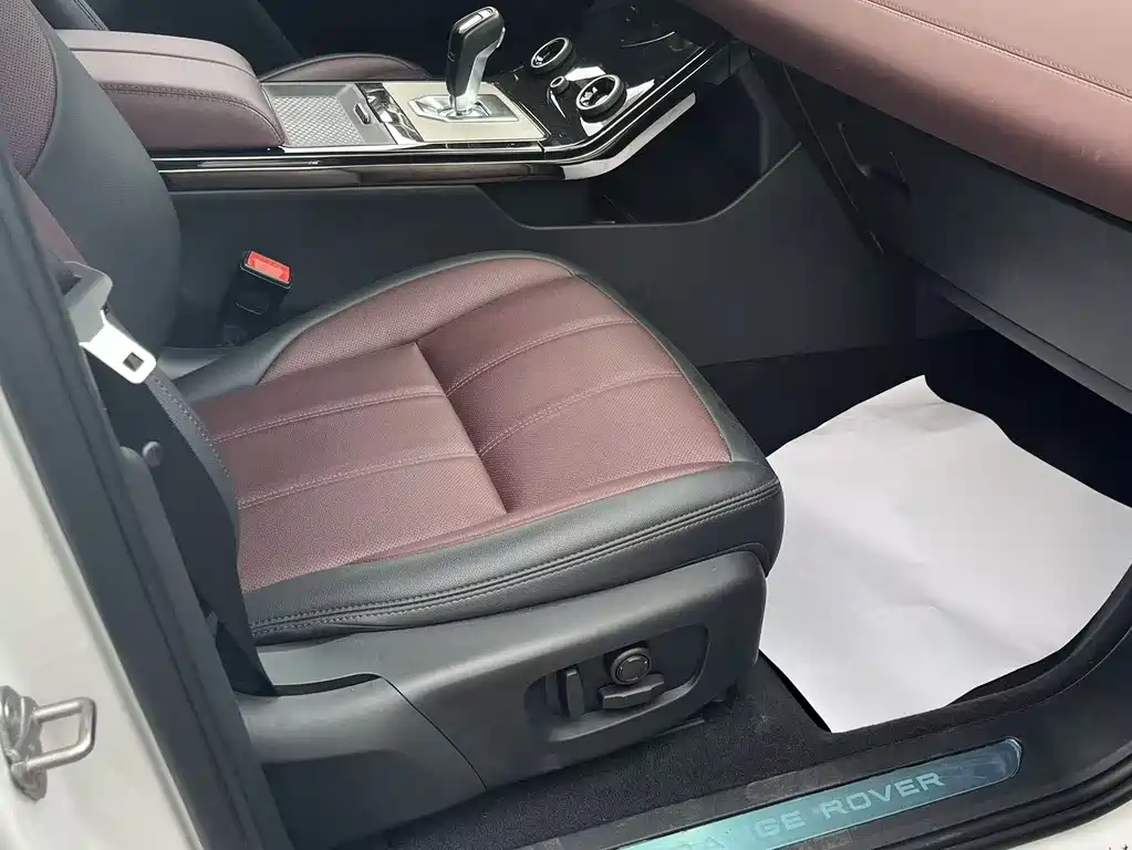 Range Rover Evoque 2023 Evoque L 249PS Deluxe Edition купить на сайте DeffCars