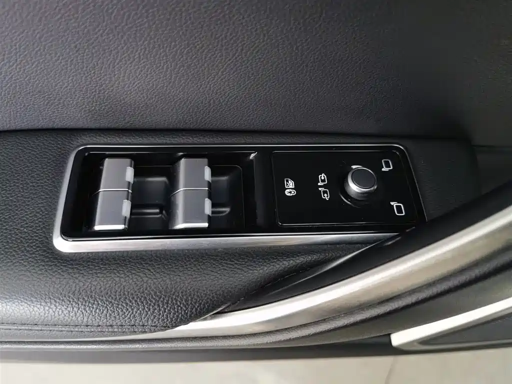 Jaguar XFL 2021 XFL 2.0T P200 2WD Elite Deluxe Edition купить на сайте DeffCars