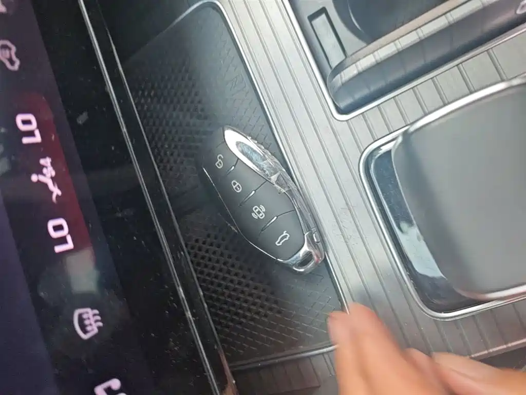 Hongqi HS7 PHEV 2024 2.0T PHEV four-wheel drive Qichang version 7 seats купить на сайте DeffCars