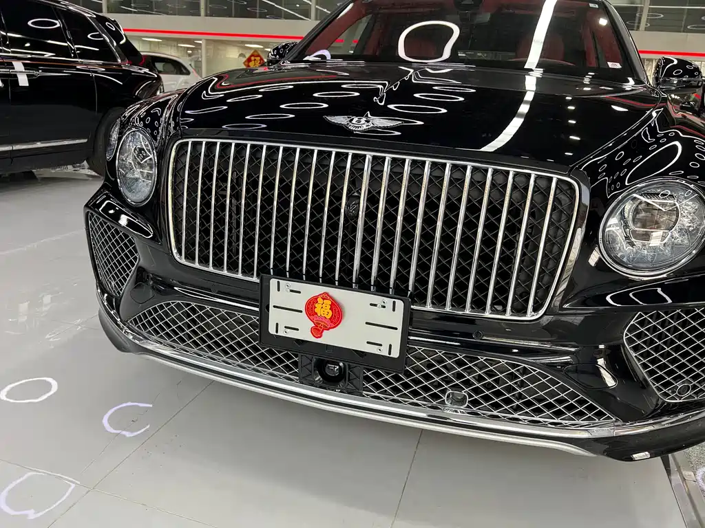 Bentayga 2025 4.0T V8 Long Wheelbase Art Edition купить на сайте DeffCars