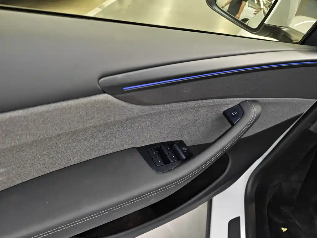Model Y 2025 rear-wheel drive version купить на сайте DeffCars