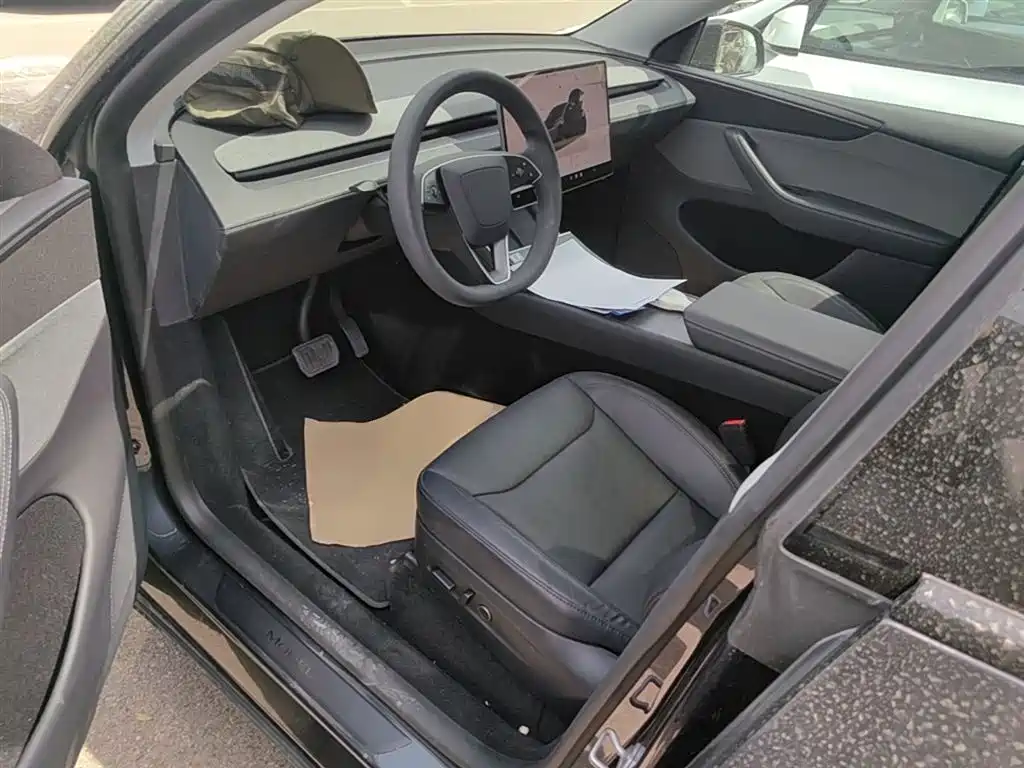 Model Y 2025 rear-wheel drive version купить на сайте DeffCars