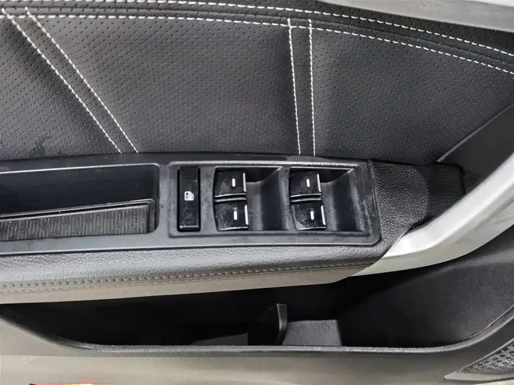 Vision X6 2016 1.8L manual luxury model купить на сайте DeffCars