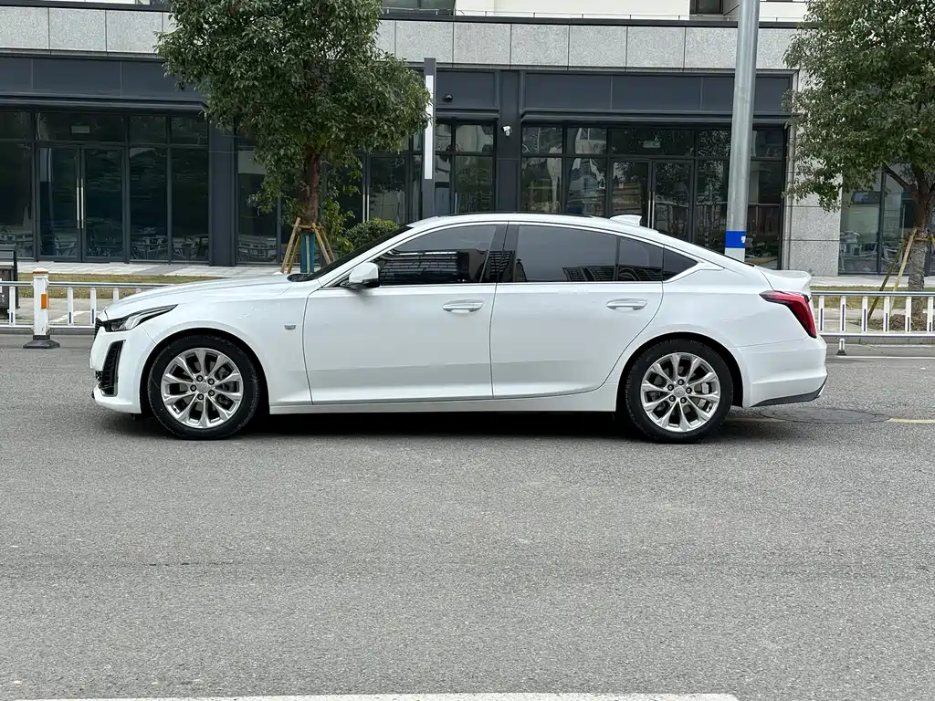 Cadillac CT5 2021 facelift 28T luxury model купить на сайте DeffCars