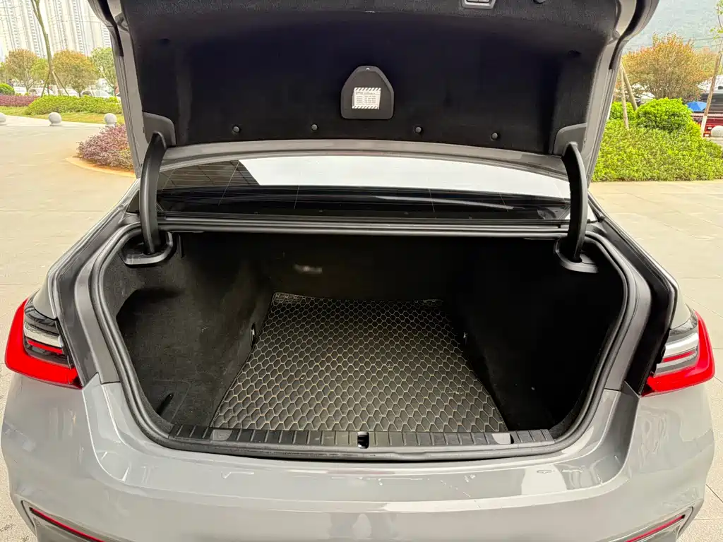 BMW 7 Series 2021 730Li M Sports Package купить на сайте DeffCars