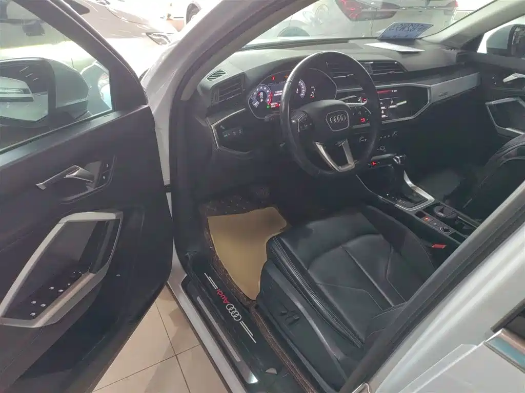 Audi Q3 2021 35 TFSI Enterprising and Elegant Model купить на сайте DeffCars