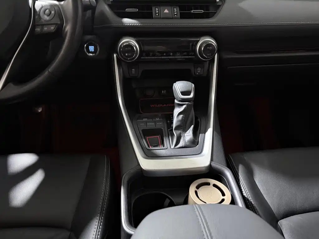 Wilanda 2023 2.0L CVT two-wheel drive luxury PLUS version купить на сайте DeffCars
