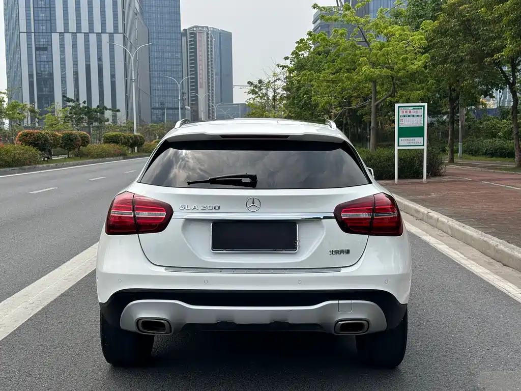 Mercedes-Benz GLA 2018 GLA 200 Fashion Model купить на сайте DeffCars