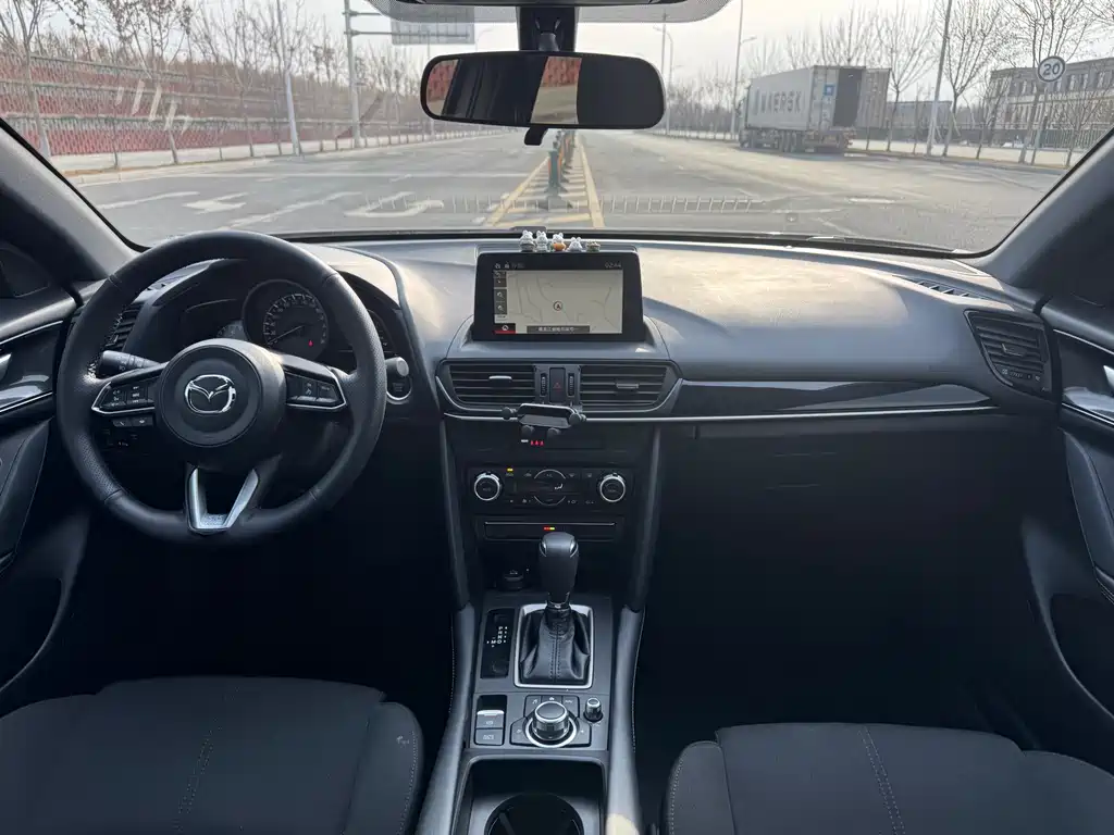 Mazda CX-4 2021 2.0L automatic two-wheel drive Blue Sky Youth Edition купить на сайте DeffCars