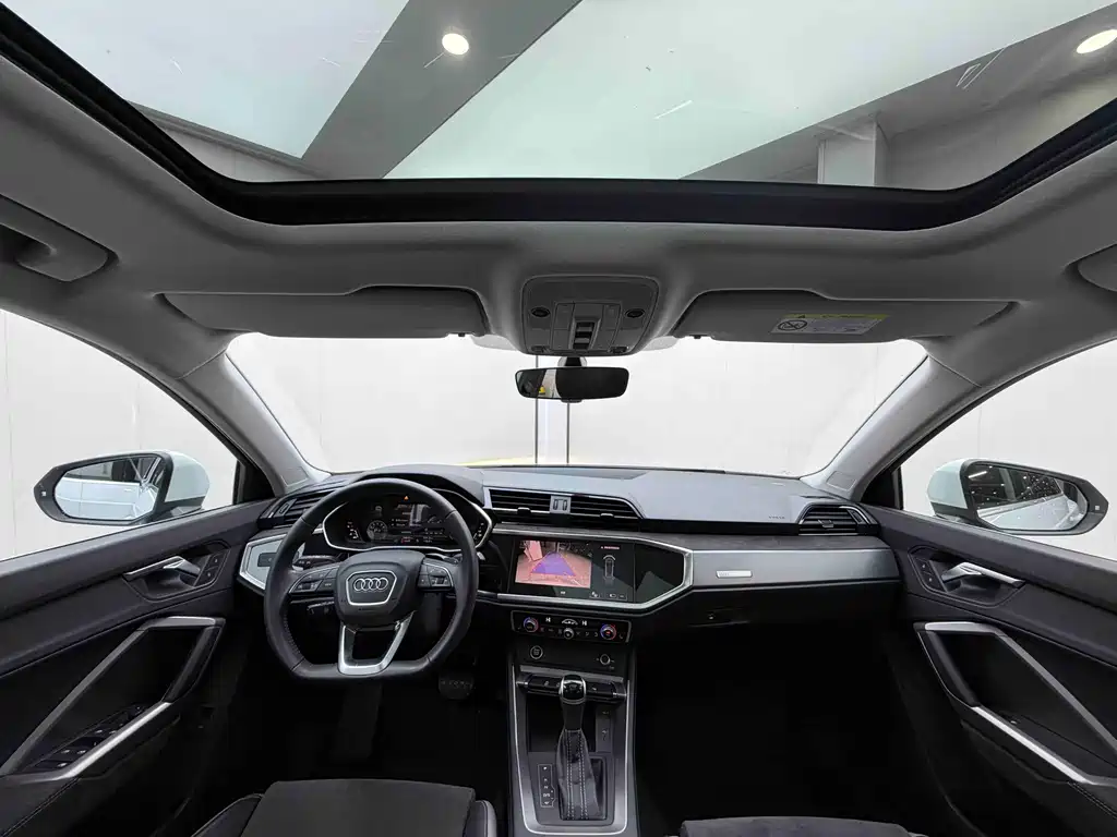 Audi Q3 2022 35 TFSI Fashionable and Dynamic купить на сайте DeffCars