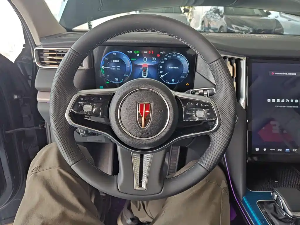 Hongqi HS7 PHEV 2024 2.0T PHEV four-wheel drive Qichang version 7 seats купить на сайте DeffCars