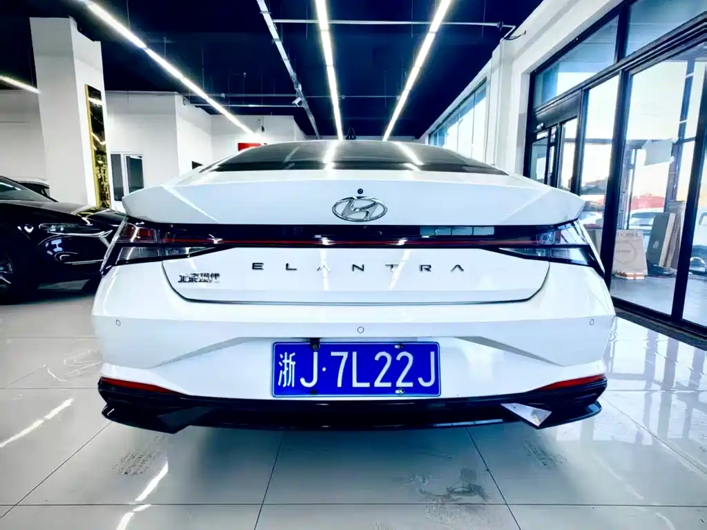 Elantra 2021 1.5L CVT LUX Premium Edition купить на сайте DeffCars