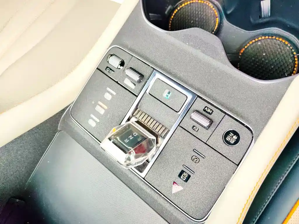 Song Plus New Energy 2024 Honor Edition DM-i 110km Flagship купить на сайте DeffCars