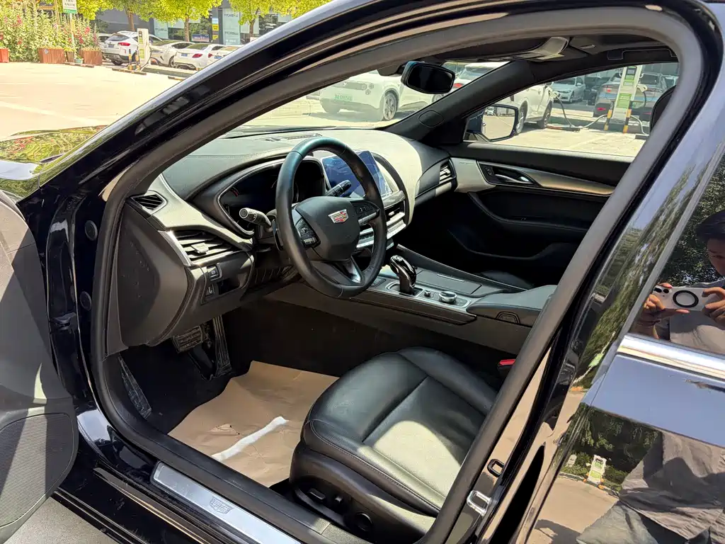 Cadillac CT5 2021 28T luxury model купить на сайте DeffCars