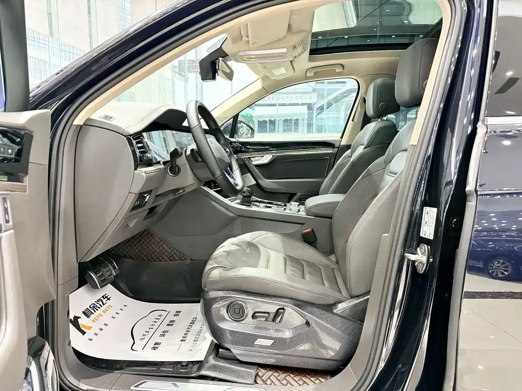 Touareg 2021 3.0TSI Ruixiang Edition Classic Sports Package купить на сайте DeffCars