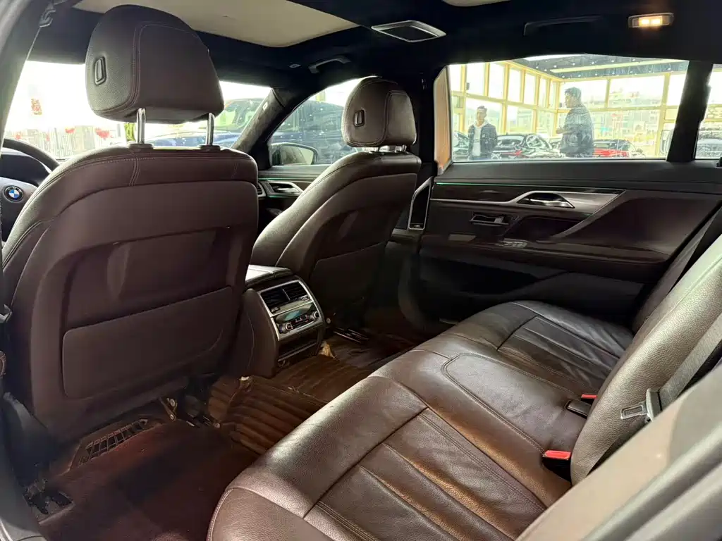 BMW 7 Series 2016 730Li Leading Model купить на сайте DeffCars