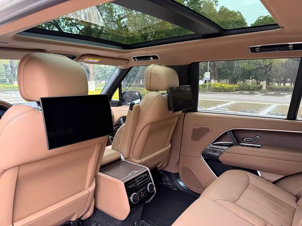 Range Rover 2023 3.0 L6 400PS Genesis Extended Edition купить на сайте DeffCars