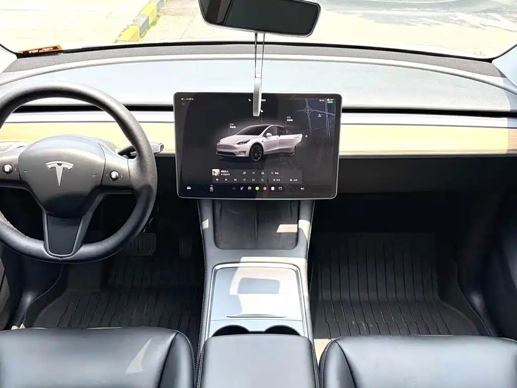 Model Y 2022 long-range all-wheel drive version купить на сайте DeffCars