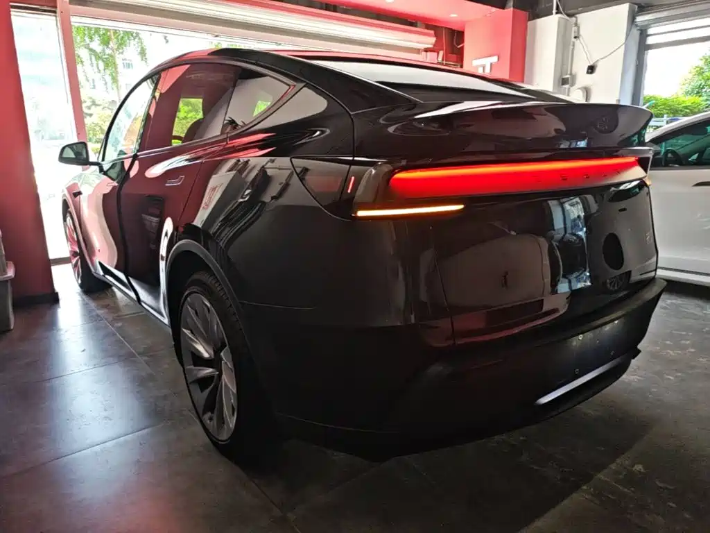 Model Y 2025 Long Range All-Wheel Drive First Edition купить на сайте DeffCars