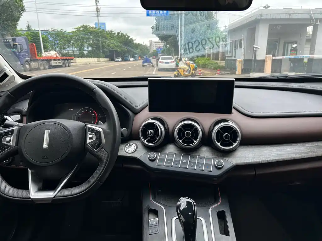 WEY VV7 2020 2.0T flagship model купить на сайте DeffCars