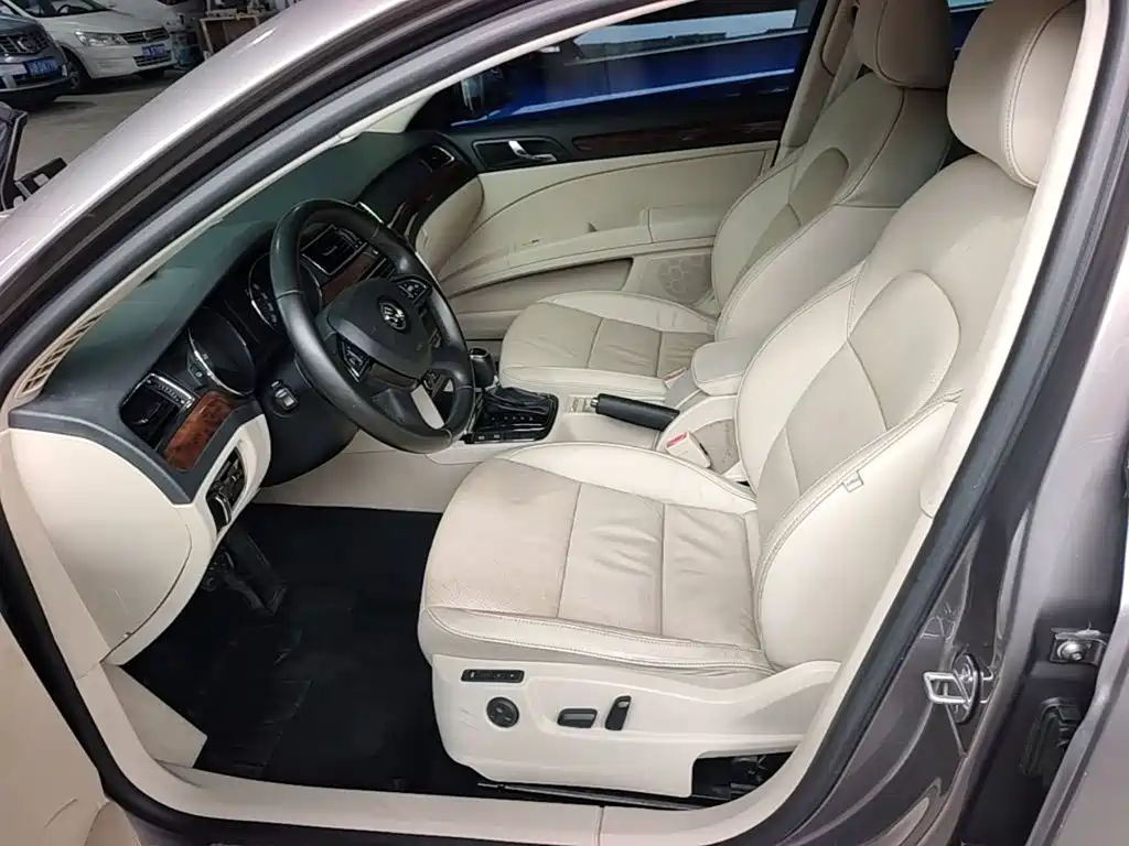 Superb 2013 1.8TSI Automatic Este Edition купить на сайте DeffCars