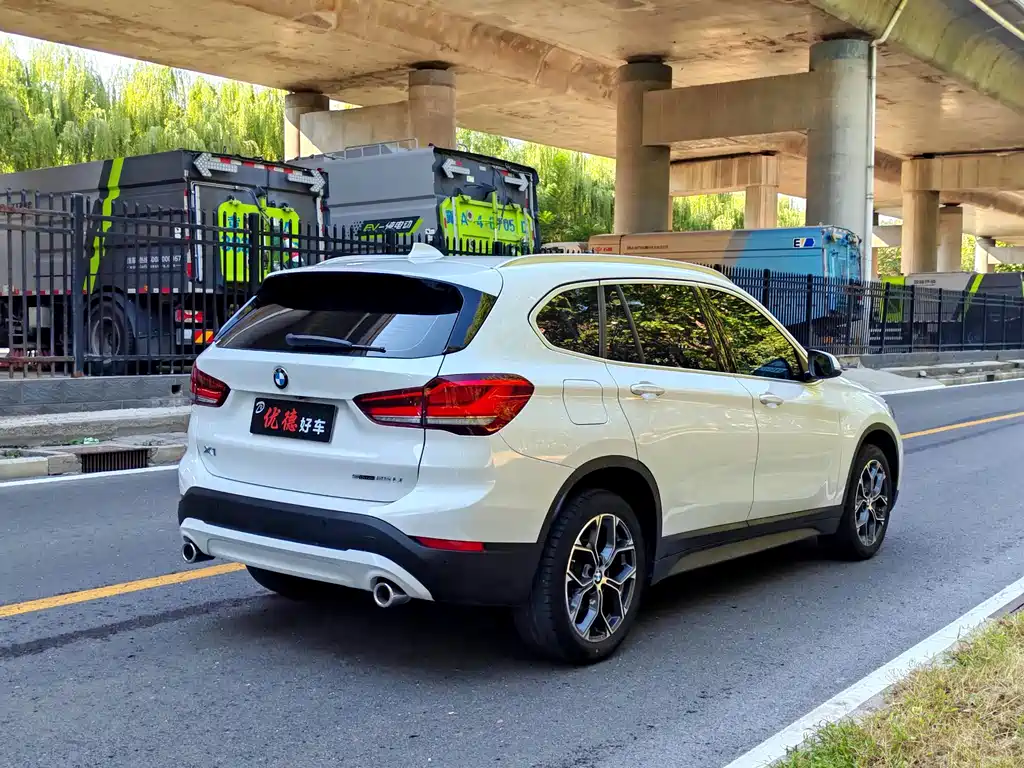 BMW X1 2022 sDrive25Li Leading Model купить на сайте DeffCars