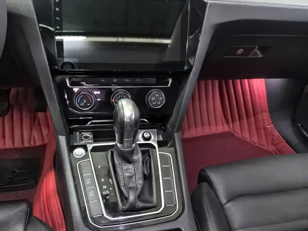 Magotan 2017 330TSI DSG leading model купить на сайте DeffCars