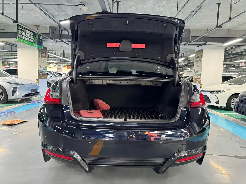 BMW i3 2024 eDrive 35 L купить на сайте DeffCars