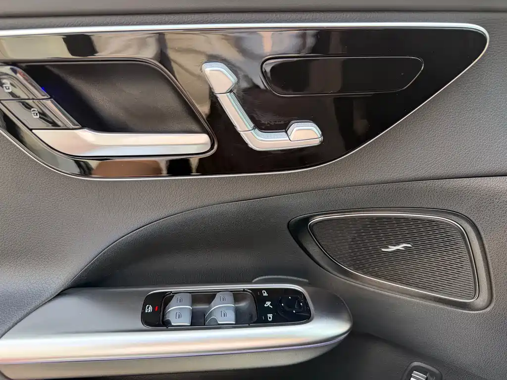 Mercedes-Benz C-Class 2024 facelift C 260 L sports version купить на сайте DeffCars