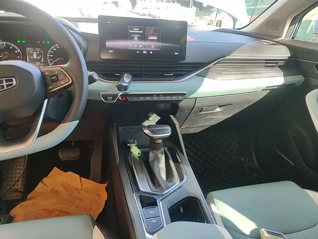 Emgrand S 2022 1.4T CVT crossover player version купить на сайте DeffCars