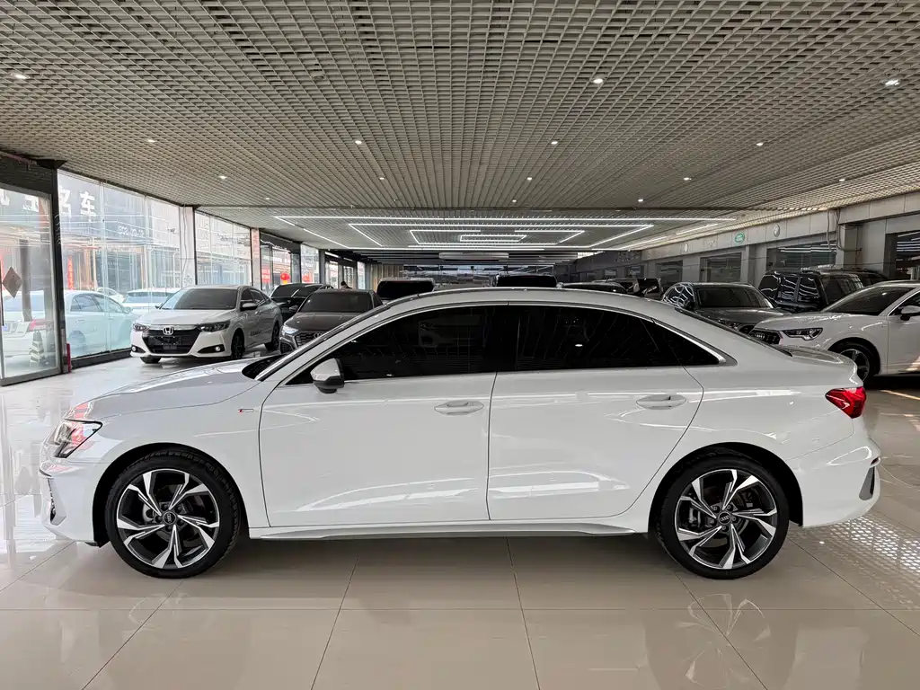 Audi A3 2023 A3L Limousine 35 TFSI Fashionable and Sporty купить на сайте DeffCars