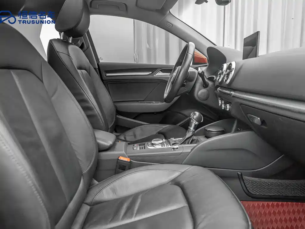 Audi A3 2018 30th Anniversary Model Limousine 35 TFSI Fashion Model купить на сайте DeffCars