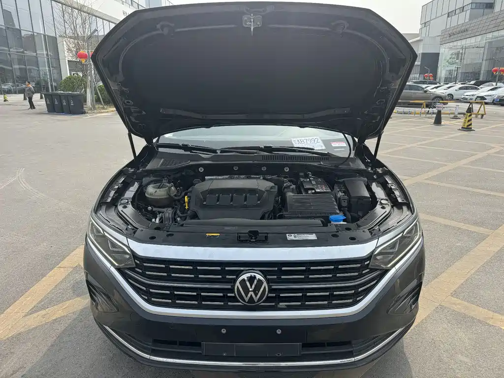 Passat 2022 330TSI Deluxe Edition купить на сайте DeffCars