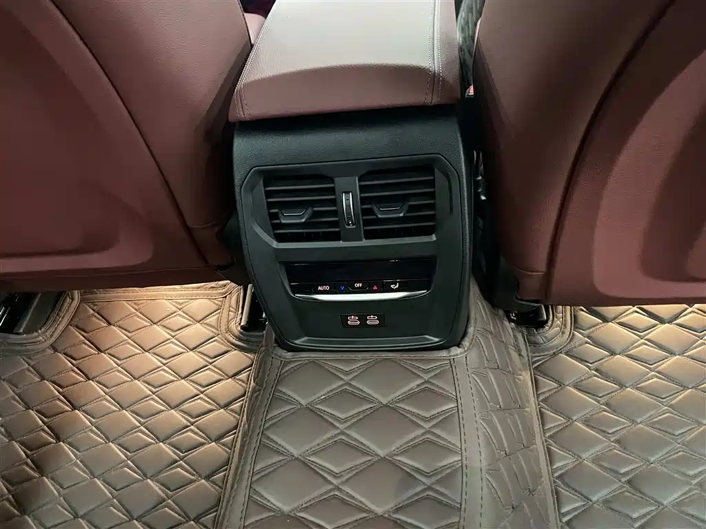 BMW 3 Series 2025 330Li M Sports Night Package купить на сайте DeffCars